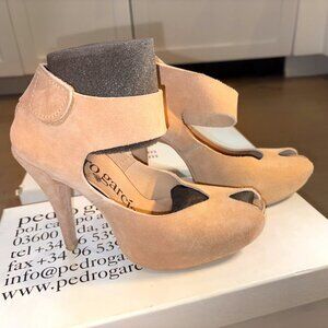 Pedro Garcia Cream Suede Chrysta Heels Size 39